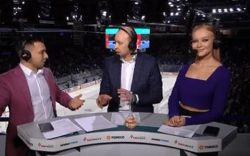 «Зависла на 17 минут»: ведущую хоккейного шоу высмеяли в социальных сетях — видео