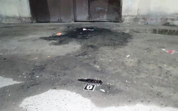 В Фергане зарезали 20-летнего парня после его просьбы убрать машину