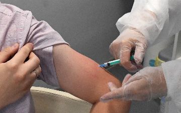 Какую группу людей вакцины от коронавируса не защищают?