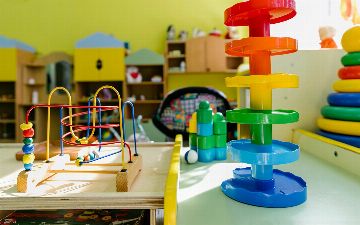 Запись в электронную очередь в детсады приостановлена на полмесяца 