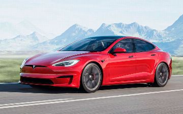 Tesla презентовала новый электромобиль