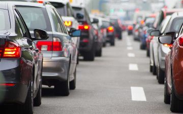 Мэр Лондона хочет, чтобы водители платили за владение машиной