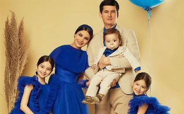 Танцовщица Паризода показала первые шаги своего сына