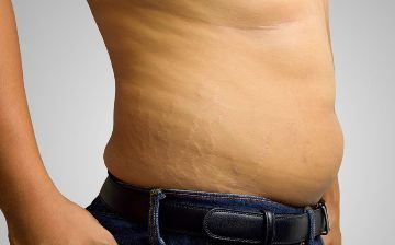 Стало известно о напитке, который может избавить от жира на животе