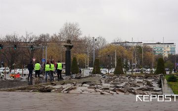 «Груды гранитных плиток и железные ограждения по периметру» — что происходит прямо сейчас с площадью Космонавтов 