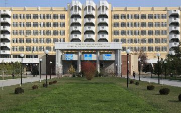 В Ташкенте строитель в политехе пытался сброситься с пятого этажа