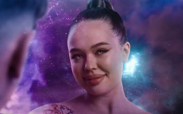 Инстасамка выпустила горячий клип на песню LIPSI HA<br>