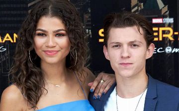 Романтика: Том Холланд и Зендея надели худи с именами друг друга – видео