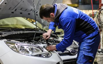 Подсказываем водителям, что нужно регулярно менять в машине 