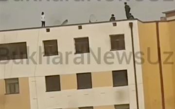 В Бухаре несовершеннолетняя девушка хотела сброситься с многоэтажного дома