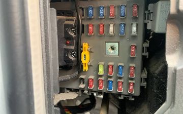 Узнайте, какие предохранители в машине сгорают быстрее остальных