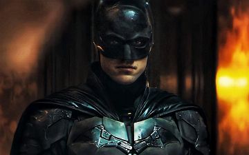 Парень из Екатеринбурга прилетел в Узбекистан, чтобы посмотреть нового «Бэтмена» в кино 