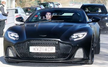 Коллекция Криштиану Роналду пополнилась двумя мощными авто