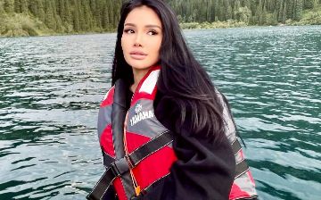 В Ташкент прилетела казахстанская блогерша Айжан Байзакова – видео 