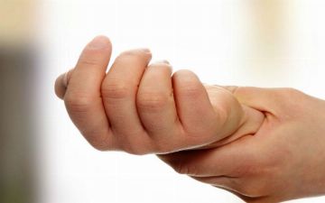 Могут ли суставы действительно болеть из-за погоды