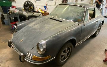 В сети продают забытый в гараже на 40 лет Porsche 912
