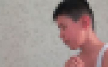 Школьника из Андижана заставили выпить арычную воду из-за опоздания