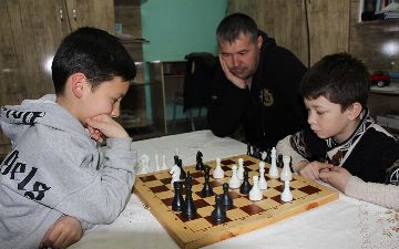 В Фергане пятеро детей из расформированного детдома нашли новую семью