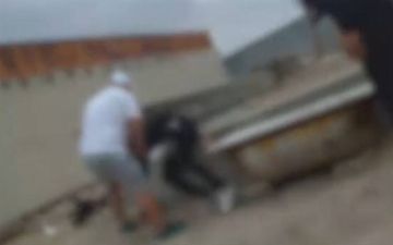 В Бухаре предприниматели во главе с налоговиком устроили самосуд над мужчиной — видео