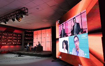 Первый фестиваль в метавселенной Phenom Metaverse: студенты из Узбекистана в мета-реальности с лауреатами Нобелевской премии