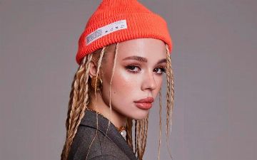 Инстасамка на скорости разбила свой Lamborghini и разрыдалась на камеру — видео