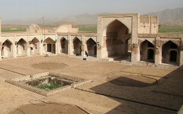 Вдоль автомагистральных дорог Узбекистана появятся «караван-сараи»