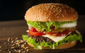 В норвежском «Макдональдсе» появился бургер Bandera