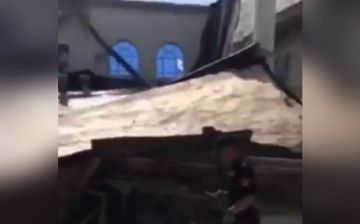 В Термезе обрушилась крыша спорткомплекса — видео