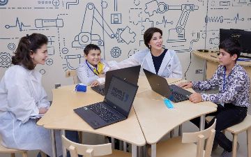 Проект «Мехрли мактаб» Фонда Zamin открывает двери к качественному образованию для детей, находящихся на длительном лечении