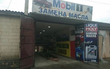 Автоэксперт рекомендовал водителям использовать дешевое масло