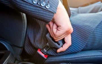 Правильно ли вы пристегиваетесь ремнем безопасности?
