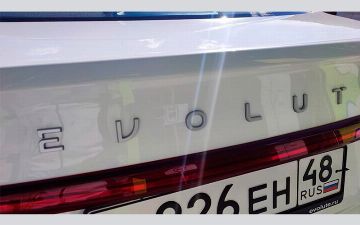 Публике показали российские электрокары Evolute