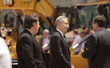 Крупный завод по производству техники Caterpillar открылся в Ташкенте