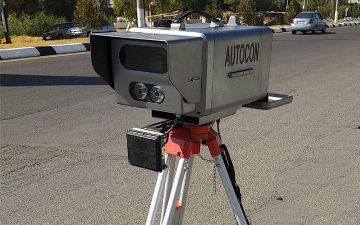 За сколько метров «трехножки» фотографируют машину, и почему сбросить скорость получается не всегда?