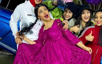 Танцовщица Паризода чуть не упала на сцене