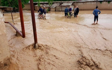 Узбекистанцев снова предупредили о возможном схождении селя