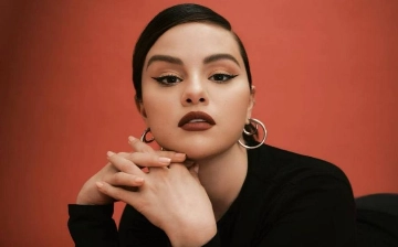 Селену Гомес заметили на свидании с коллегой по фильму — фото