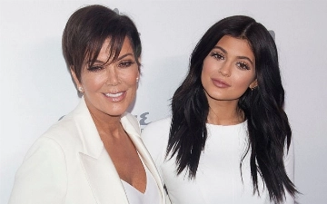 Мама Кайли Дженнер контролирует ее финансы 