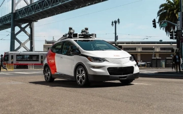 GM и Ford просят разрешить беспилотные автомашины без руля и педалей на дорогах США