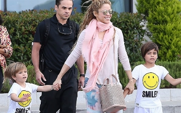 Шакиру заметили в аэропорту после новостей о тюремном сроке