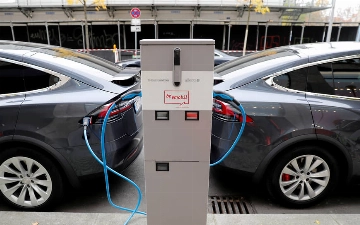 Развитие электромобилей приведет к масштабной мировой безработице — автоэксперт