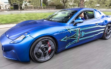 Бензиновый суперкар Maserati GranTurismo сфотографировали до премьеры