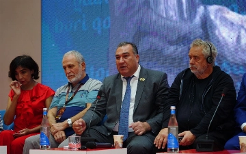 Люк Бессон и Арманд Ассанте приняли участие в подписании меморандума о создании фильма «Джами и Навои»