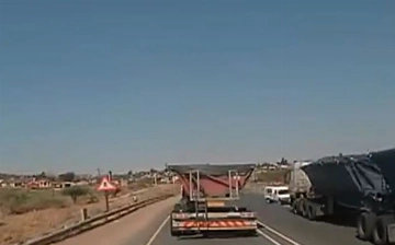 В Южной Африке в результате аварии погибли 19 детей — видео (18+)