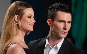 Адам Левин отрицает слухи о его измене 