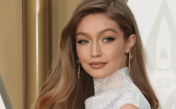 Первые снимки одежды от бренда Джиджи Хадид – фото