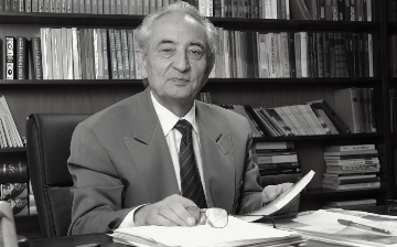 Умер народный поэт Узбекистана Жамол Камол