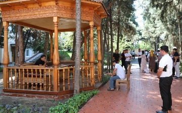 Уволен хоким Андижанского района, принимавший граждан как хан