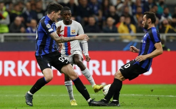 Разгромы и ошибки судей: обзор игрового дня Лиги чемпионов (видео)