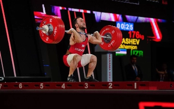 Тяжелоатлет Адхамжон Эргашев завоевал «золото» Чемпионата Азии